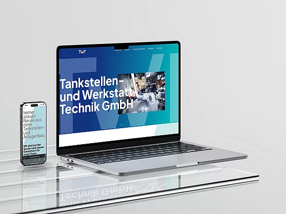 Desktop- und Smartphonelayouts der neuen WordPress-Website der TWT GmbH