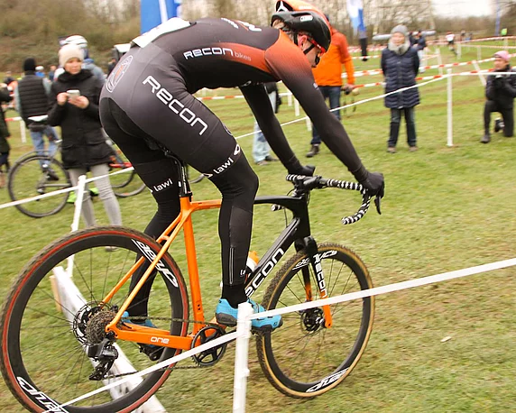 Recon Bike beim Parkour