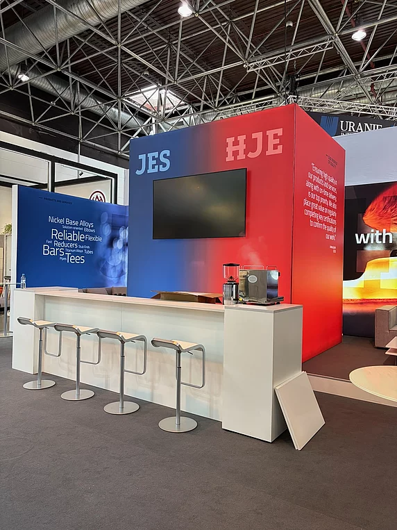 Messestand JES HJE zur Tube 2026, Tresen