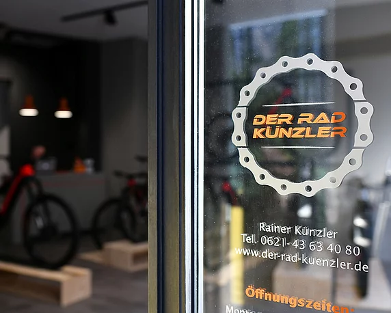 Eingang zu Der Rad Künzler