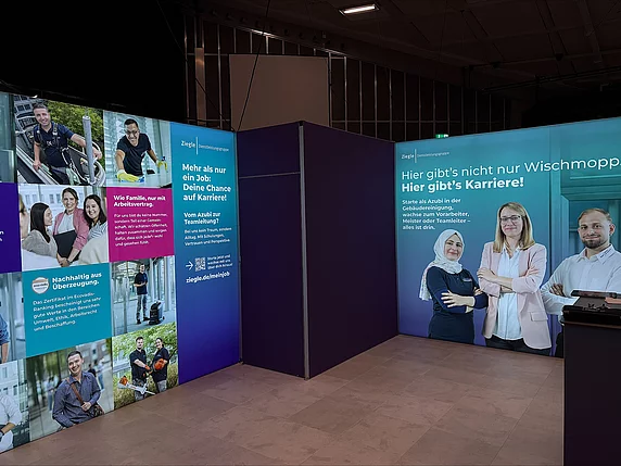 Ziegle Messestand, Wand zu Nachhaltigkeit und Karrierechancen