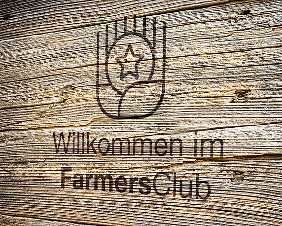 FarmersClub Branding auf Holz