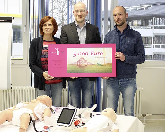 Scheckübergabe, Stiftung Paula Wittenberg, Matthias Tamm, Stefanie Probst, Werbeagentur magnets, Mannheim